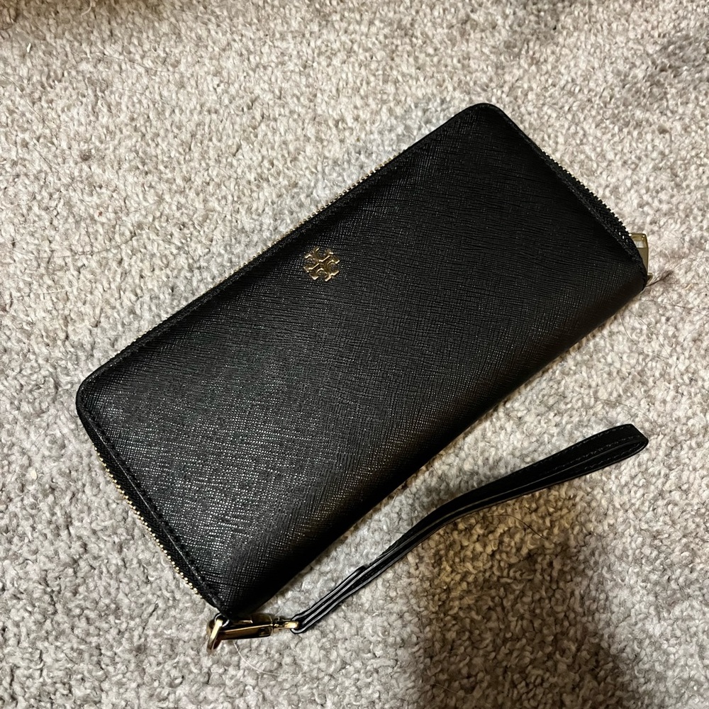 Tory Burch- York Zip Passport Continental Wallet